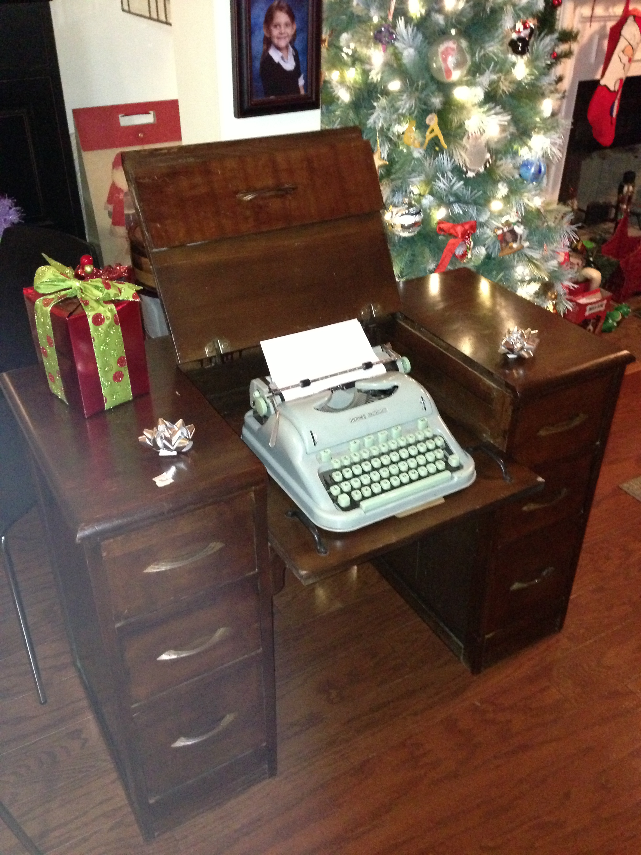 Hideaway typewriter desk